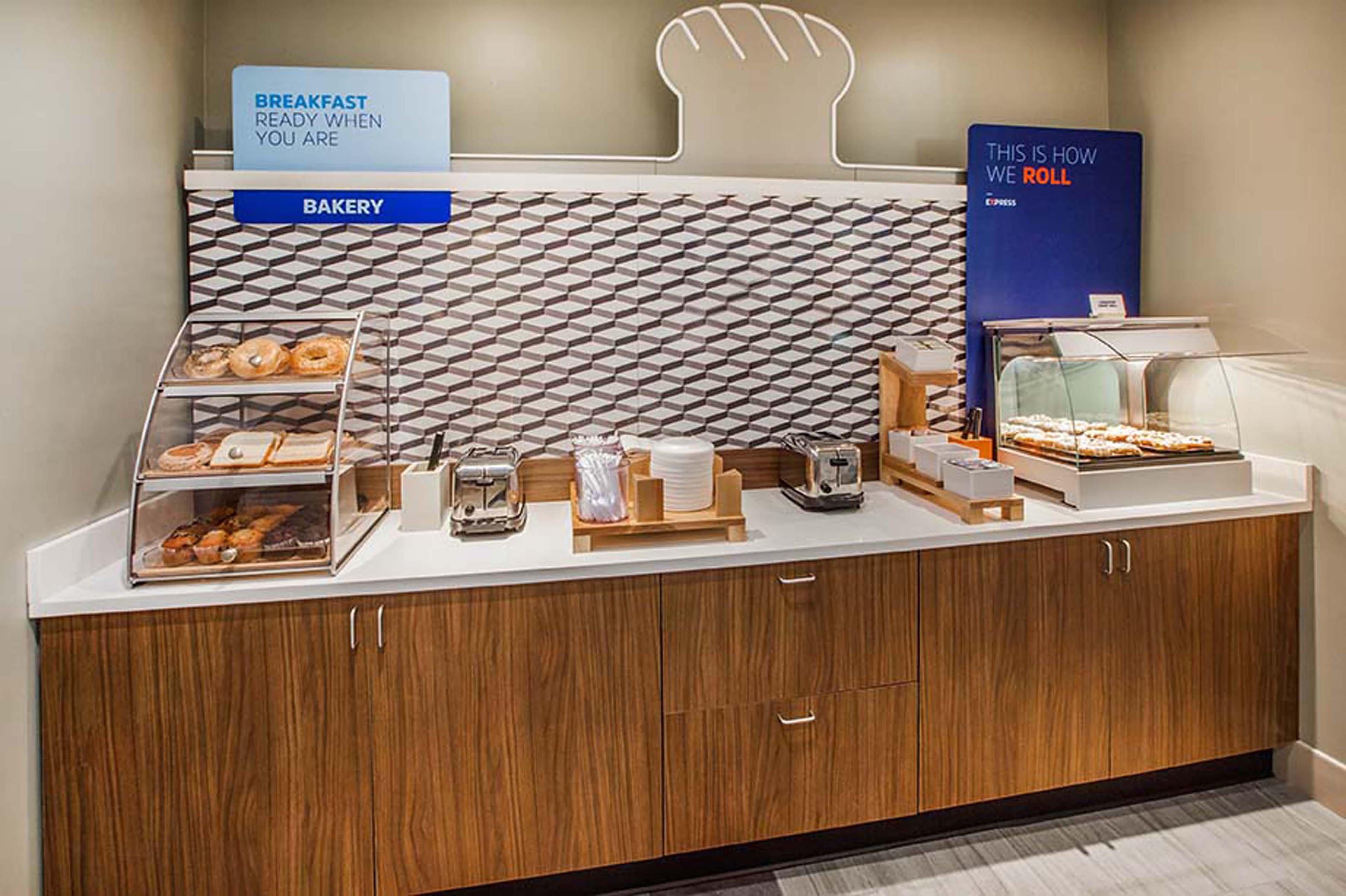 Holiday Inn Express & Suites Caryville By Ihg Bagian luar foto