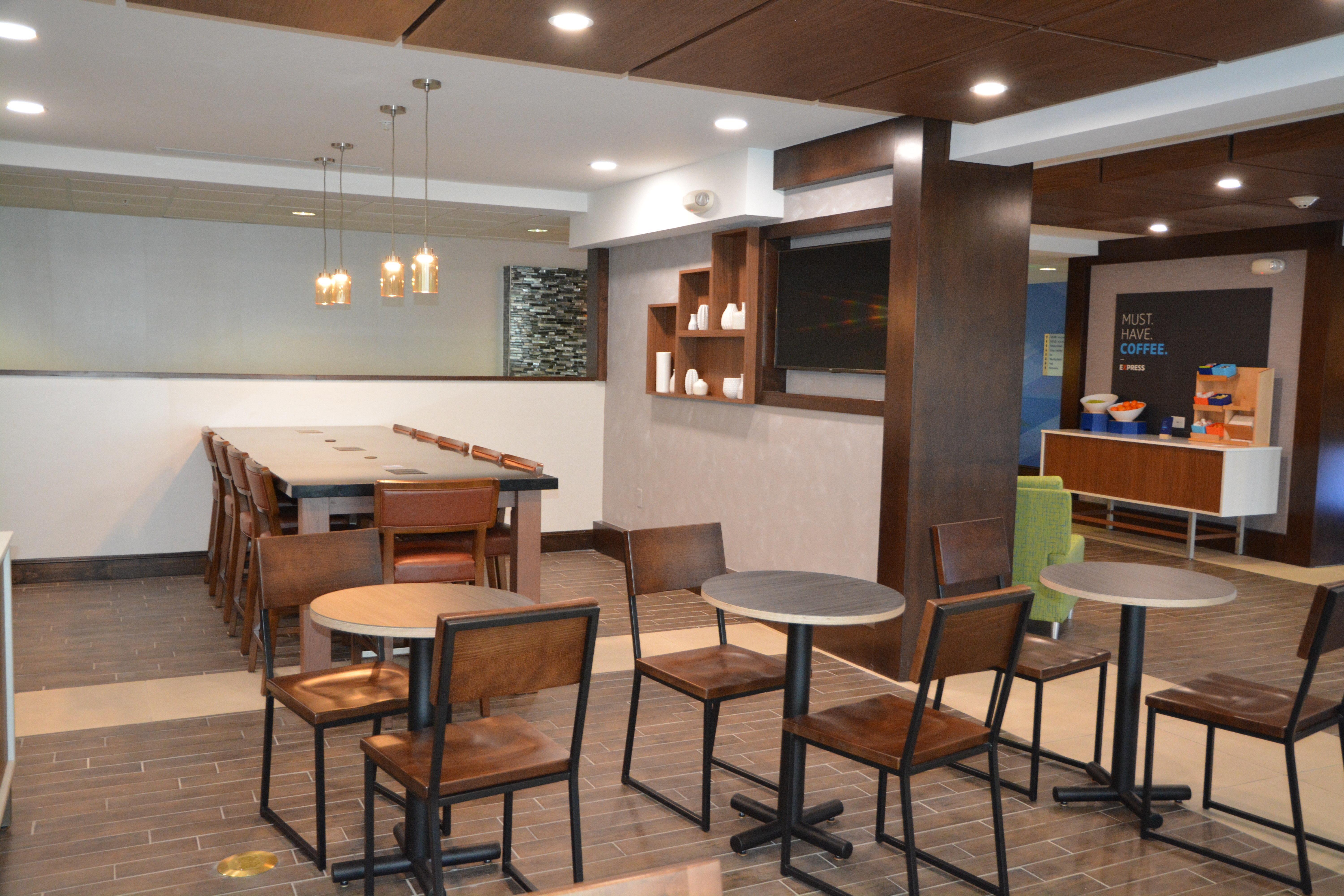 Holiday Inn Express & Suites Caryville By Ihg Bagian luar foto